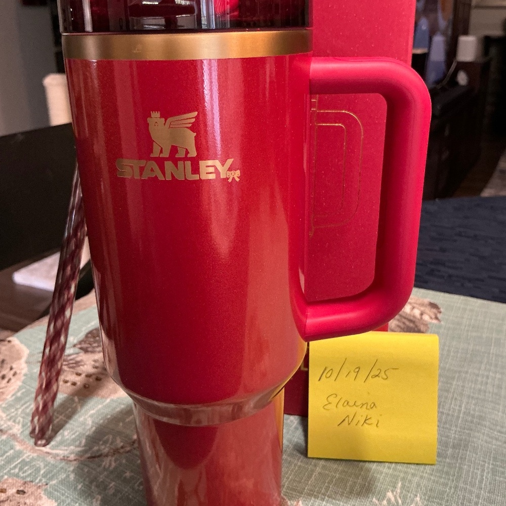 New Stanley Scarlet Tinsel 40oz Limited Edition Holiday Tumbler